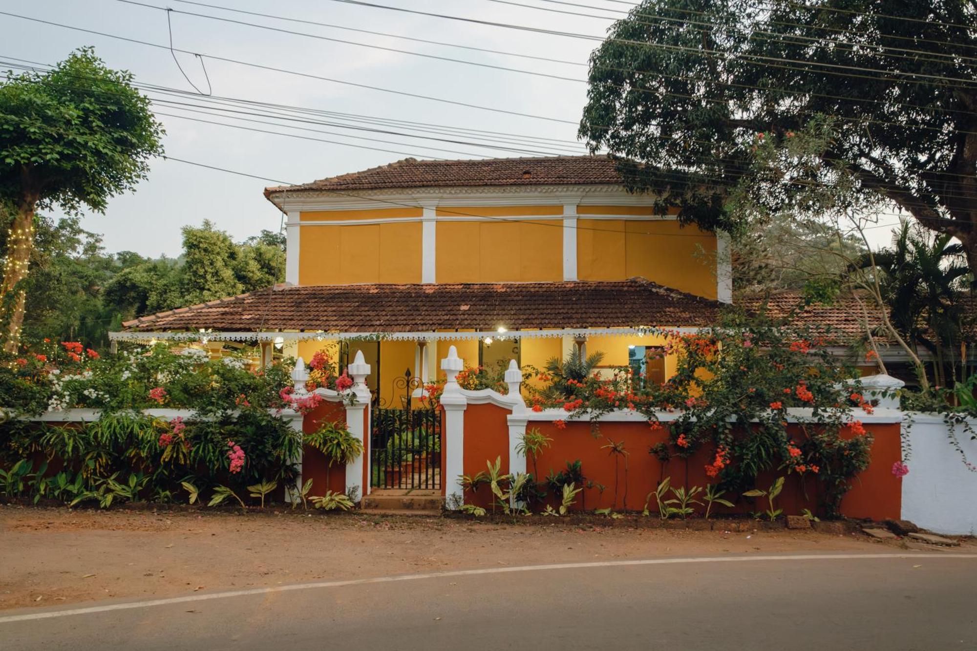 Granpa'S Inn Hotel Bougainvillea Anjuna Exterior photo