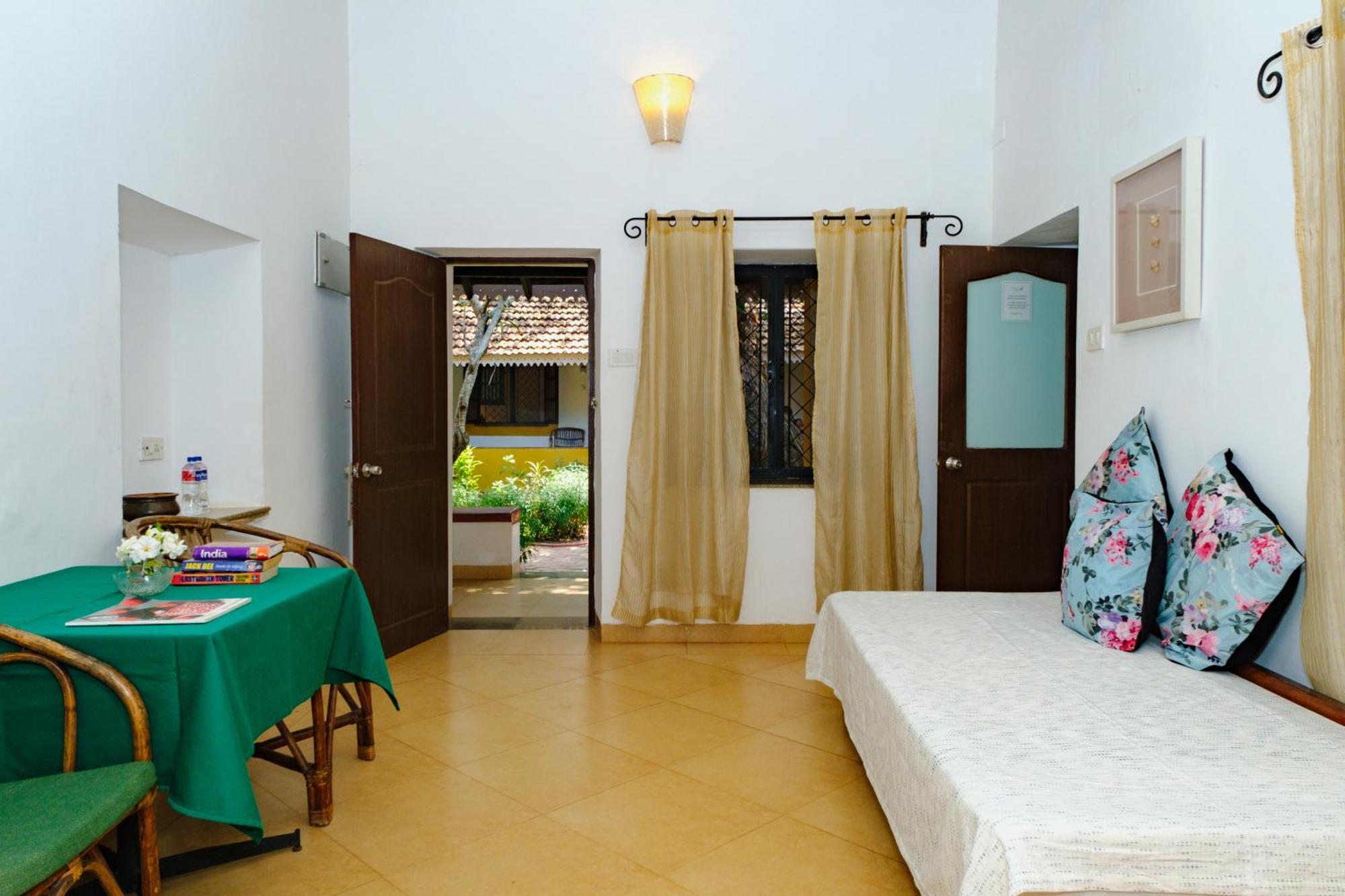 Granpa'S Inn Hotel Bougainvillea Anjuna Exterior photo